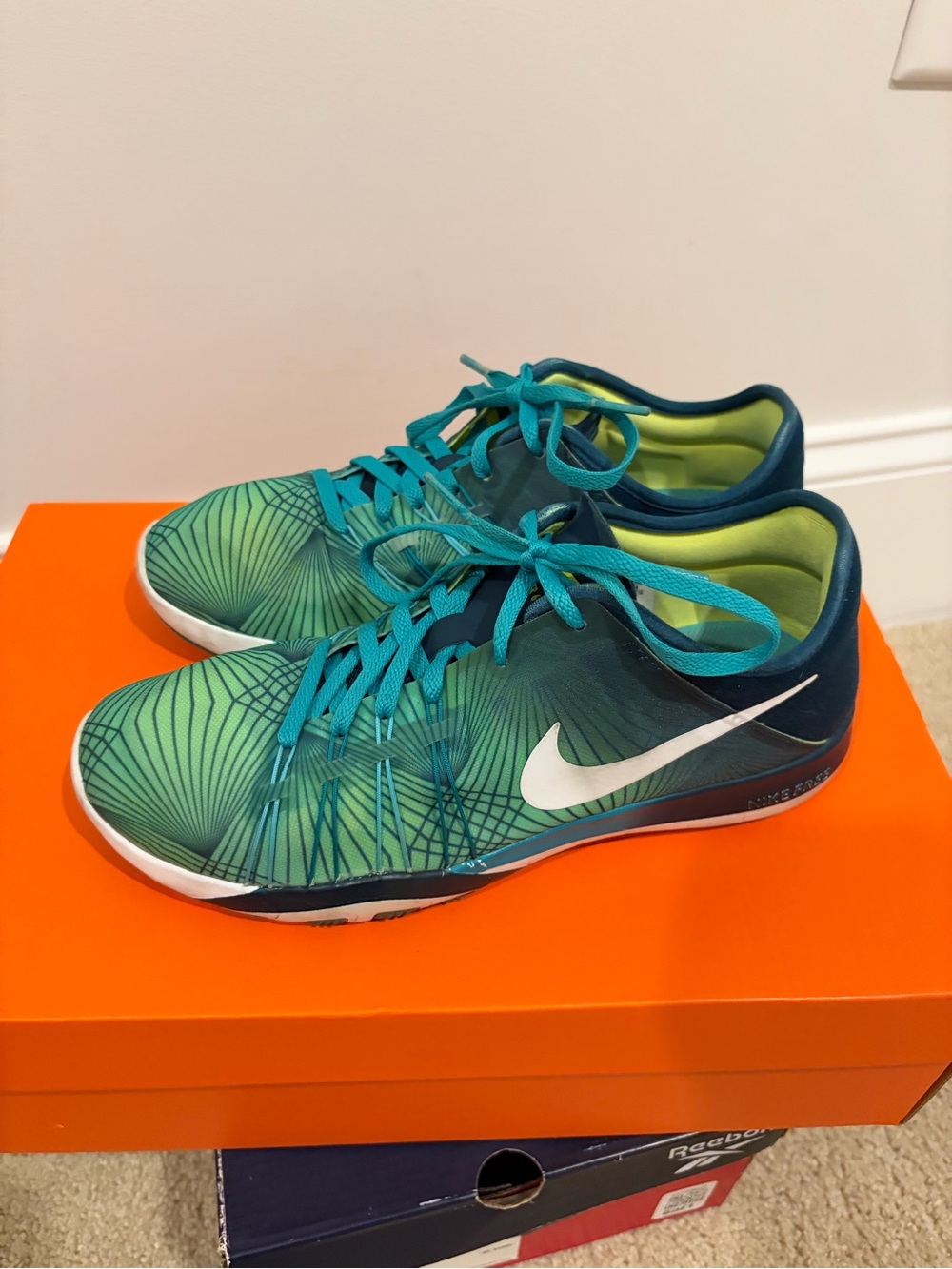 Women’s Women’s Nike Free TR6 Running Sneakers Size 7